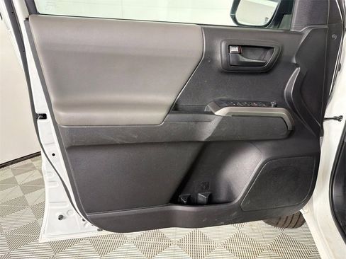Used 2022 Toyota Tacoma SR5 image 10