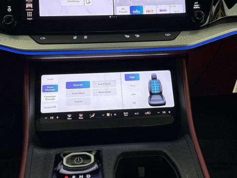 Used 2024 Jeep Wagoneer Launch Edition image 24