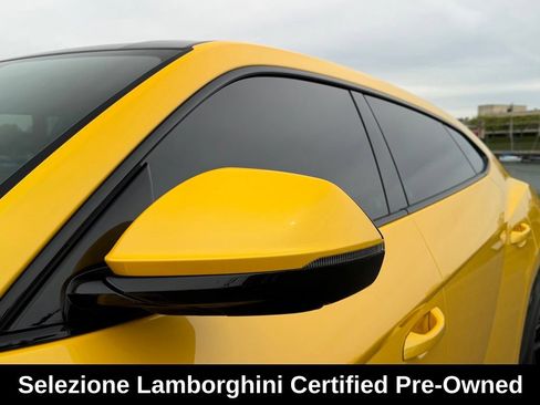 Used 2023 Lamborghini Urus Performante AWD/4WD image 14