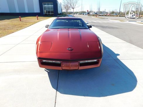 Used 1987 Chevrolet Corvette Coupe image 2