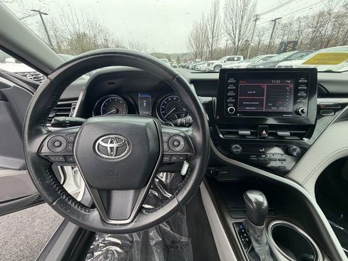 Used 2021 Toyota Camry SE image 15
