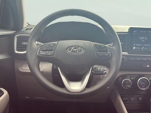 Used 2020 Hyundai Venue SEL FWD image 28
