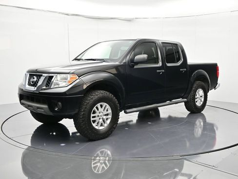 Used 2019 Nissan Frontier SV image 1
