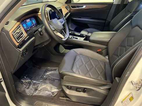 Certified 2024 Volkswagen Atlas SE FWD image 7