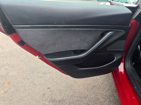 Used 2019 Tesla Model 3 Standard Range image 19