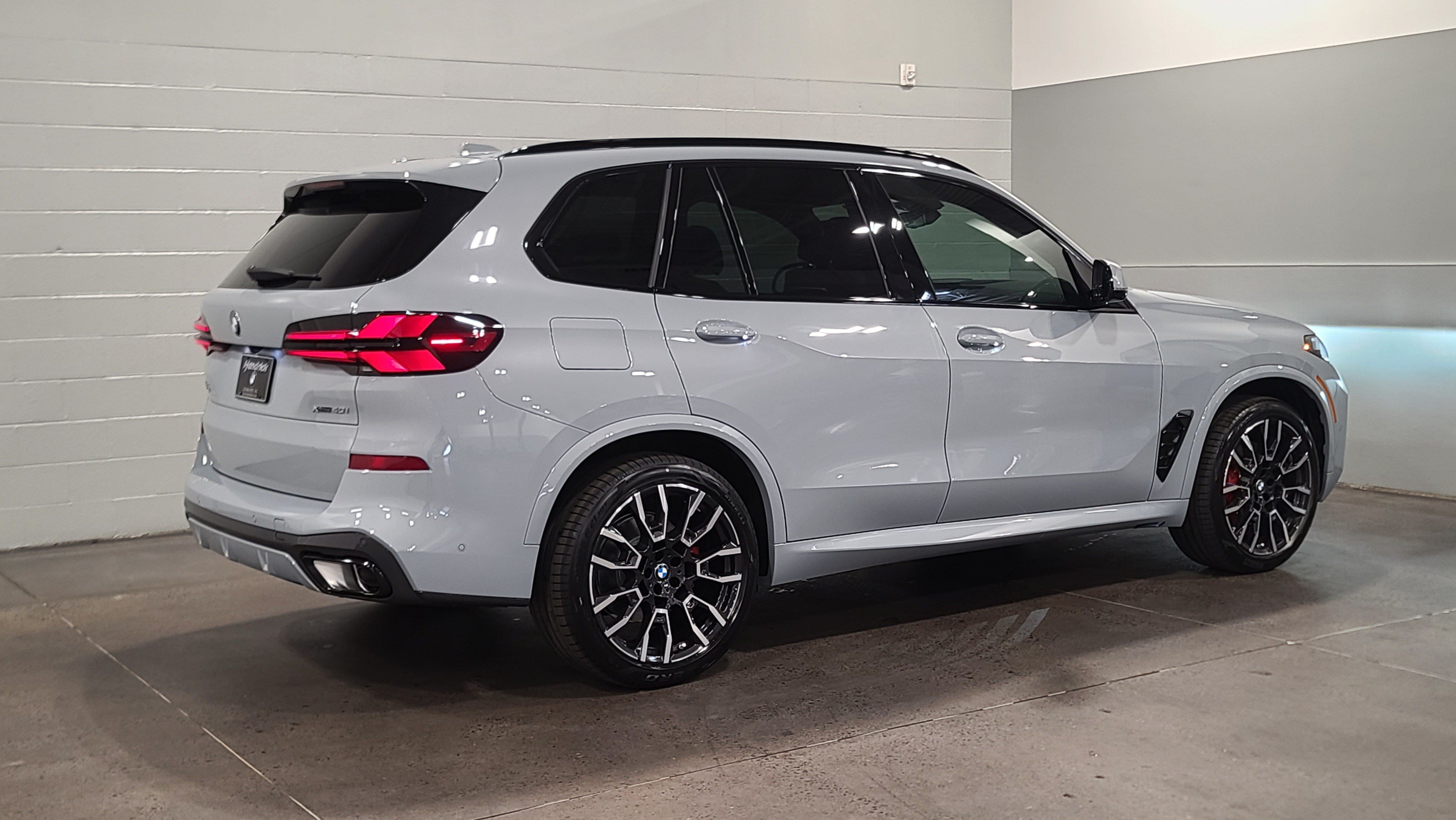 Used 2026 BMW X5 xDrive40i w/ M Sport Package AWD/4WD image 8