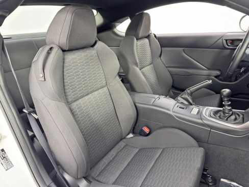 Used 2023 Toyota GR86 w/ ALL Weather Mat Package (TMS) image 32