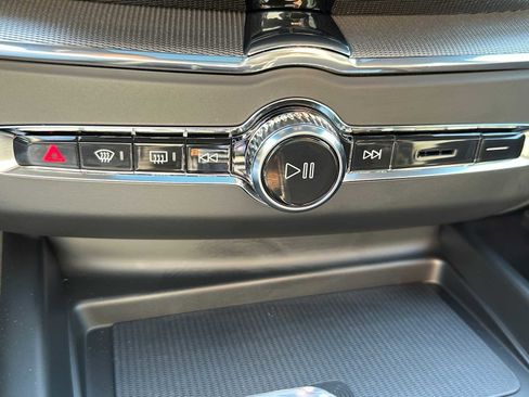 New 2026 Volvo XC60 B5 Ultra w/ Climate Package image 33