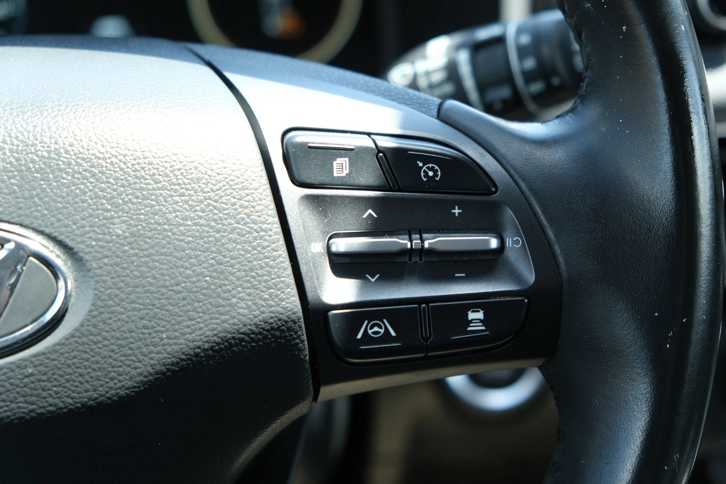 Used 2022 Hyundai Kona Limited FWD image 26