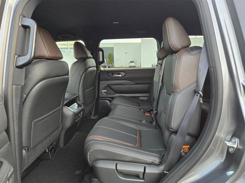 New 2025 Nissan Armada SL image 6