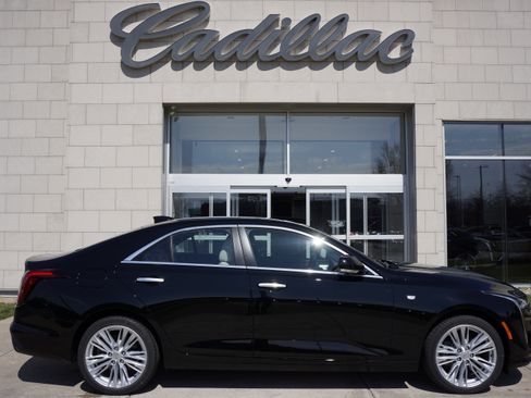 Used 2021 Cadillac CT4 Premium Luxury image 3