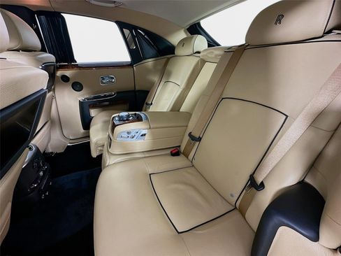 Used 2014 Rolls-Royce Ghost image 36