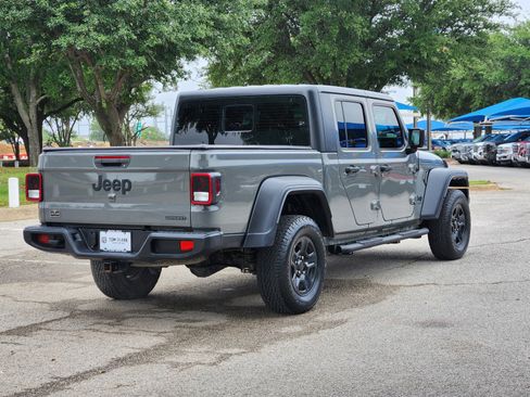 Used 2021 Jeep Gladiator Sport AWD/4WD image 5