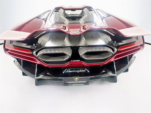 Used 2024 Lamborghini Revuelto image 34