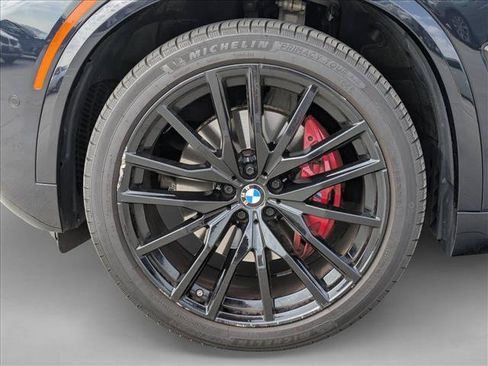 Used 2024 BMW X5 xDrive40i w/ M Sport Package AWD/4WD image 9