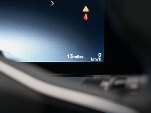 New 2025 Nissan Ariya Platinum image 33