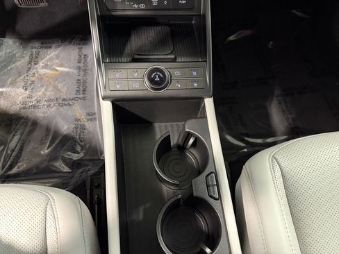 Used 2024 Hyundai Kona Limited AWD/4WD image 18