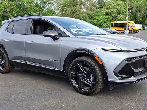 New 2025 Chevrolet Equinox EV RS w/ Convenience Package II image 2