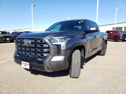 Used 2025 Toyota Tundra Platinum image 3