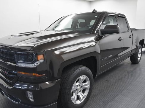 Used 2018 Chevrolet Silverado 1500 LT w/ All Star Edition image 2