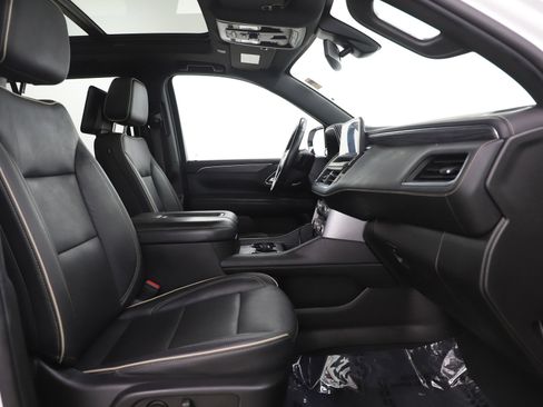 Used 2021 GMC Yukon SLT w/ SLT Premium Package image 13