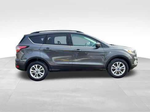 Used 2018 Ford Escape SE image 5