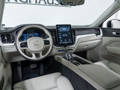 New 2026 Volvo XC60 T8 Ultra w/ Climate Package AWD/4WD image 16