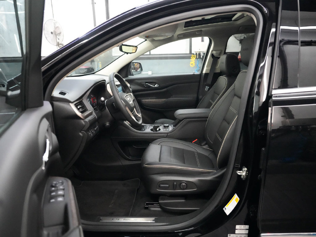 Used 2023 GMC Acadia Denali w/ Black Diamond Edition AWD/4WD image 29