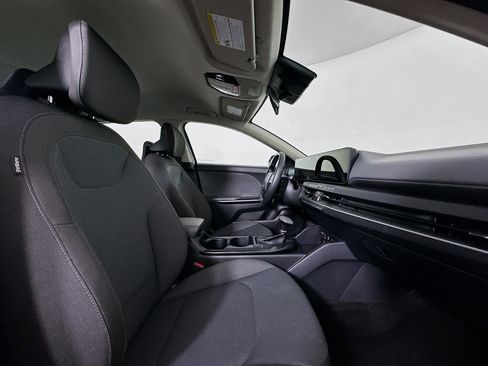 Used 2025 Kia K4 FWD image 30