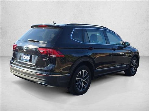 Used 2018 Volkswagen Tiguan SE w/ 3rd Row Seat Package image 5