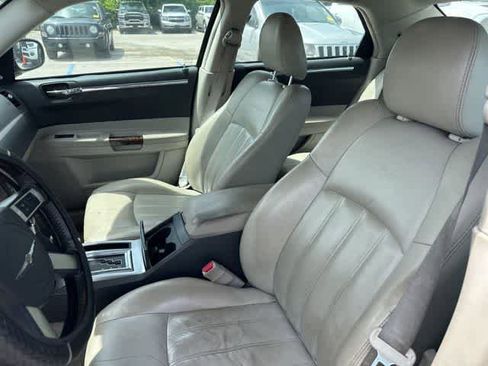 Used 2007 Chrysler 300 C RWD image 3
