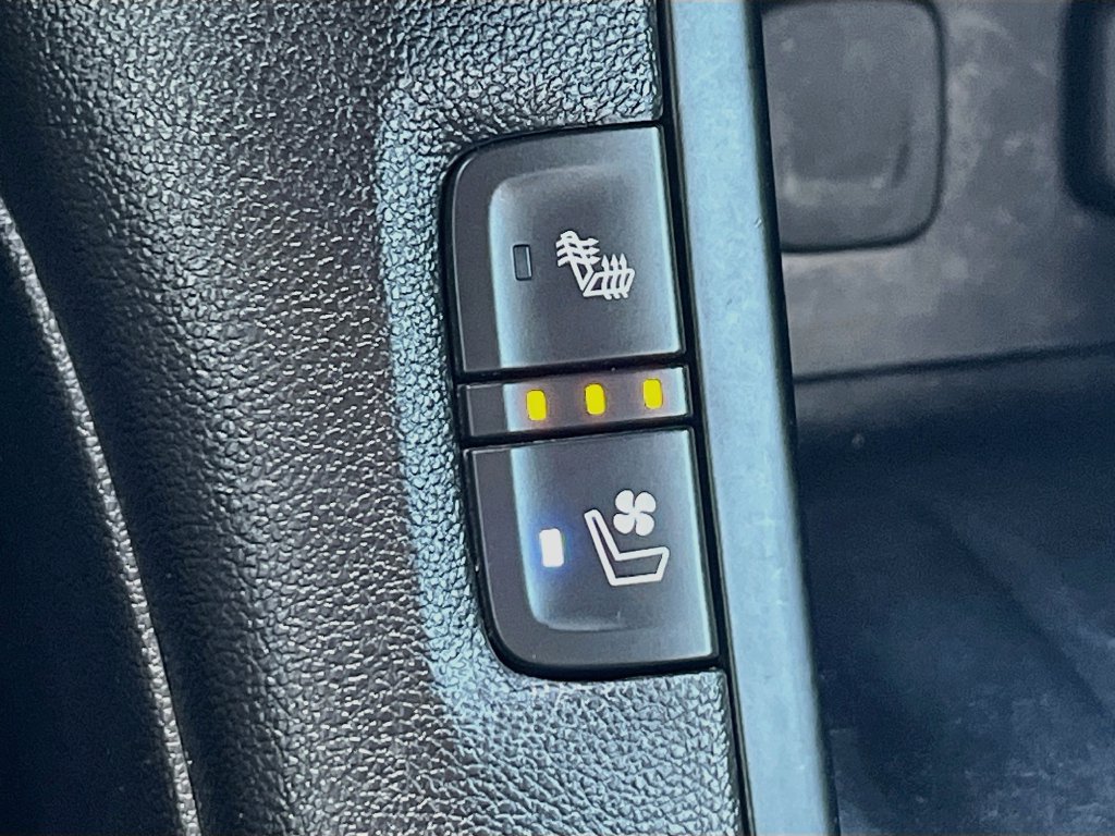 Used 2019 GMC Acadia Denali w/ Technology Package FWD image 21