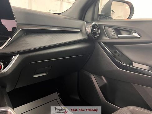 Used 2025 Chevrolet Equinox LT FWD image 44