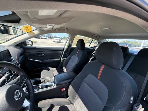Used 2025 Nissan Sentra SR FWD image 23