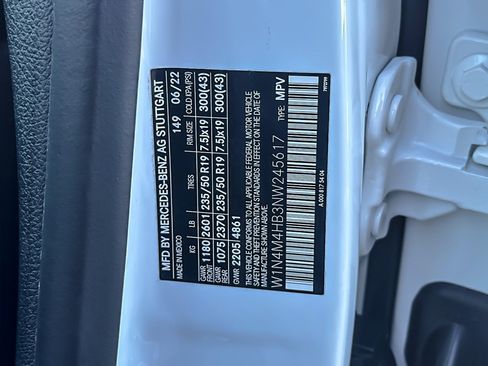 Used 2022 Mercedes-Benz GLB 250 4MATIC image 27