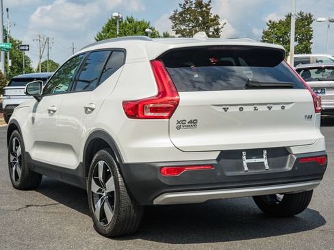 Used 2021 Volvo XC40 T5 Momentum w/ Premium Package AWD/4WD image 5