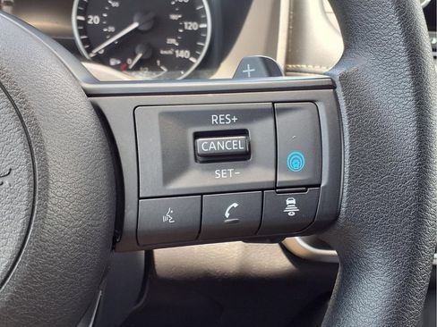 Used 2024 Nissan Rogue SV FWD image 15