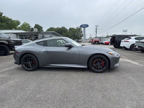 Used 2024 Nissan Z Performance w/ Floor Mat Package RWD image 13