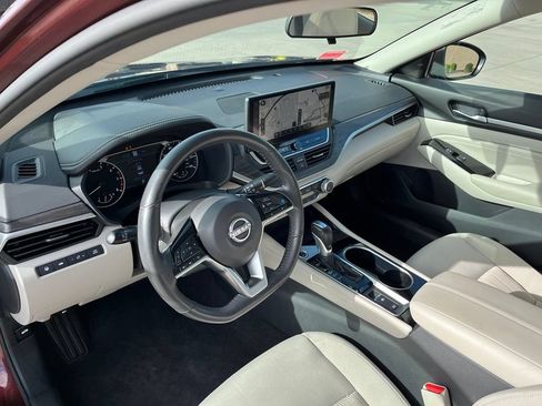 Used 2023 Nissan Altima 2.5 SV w/ SV Premium Package FWD image 13