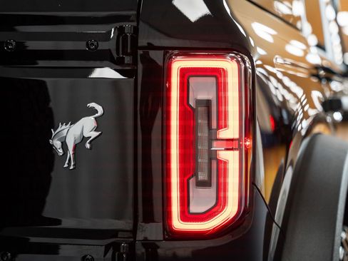 Used 2025 Ford Bronco Badlands image 22