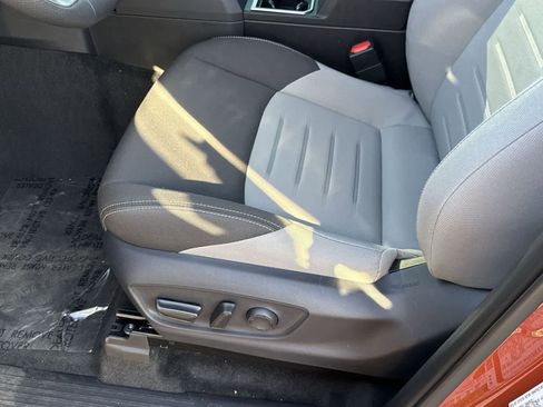 Used 2025 Toyota Tacoma TRD Sport w/ TRD Sport Upgrade Package image 19