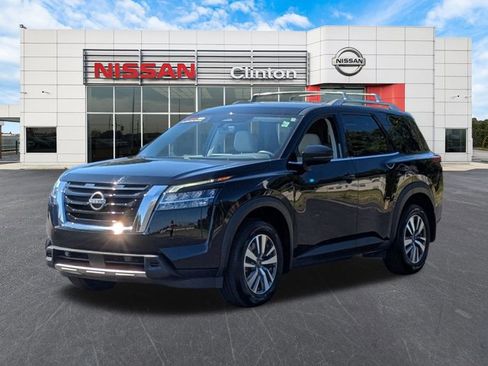 Certified 2024 Nissan Pathfinder SL image 7