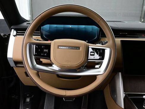 Used 2025 Land Rover Range Rover Long Wheelbase SE AWD/4WD image 8