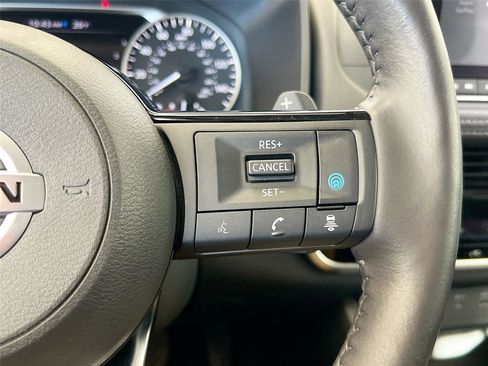 Used 2021 Nissan Rogue SV image 33