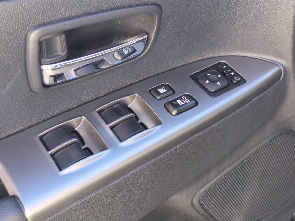 Used 2025 Mitsubishi Outlander Sport SE AWD/4WD image 13