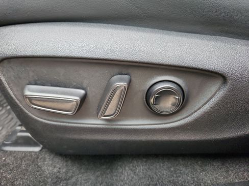 Used 2023 Toyota RAV4 XLE Premium image 14