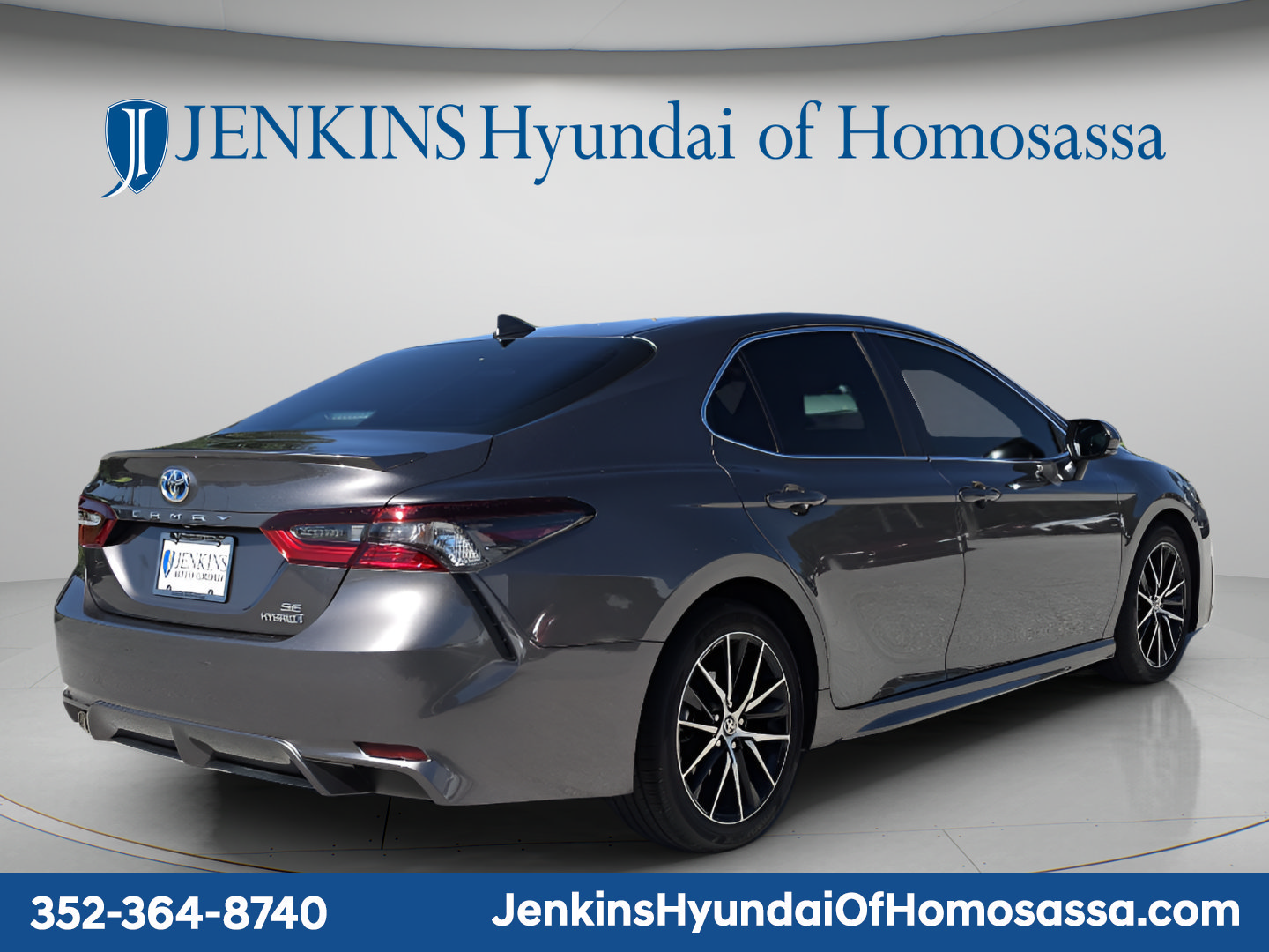 Used 2024 Toyota Camry SE w/ Audio Upgrade Package FWD image 4