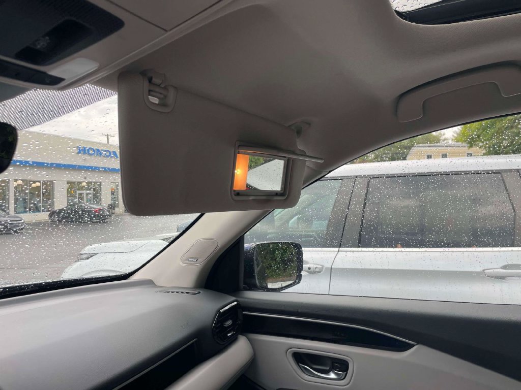 Used 2023 Honda Pilot Touring image 34