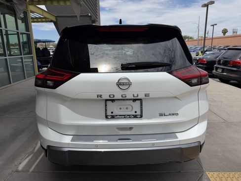Used 2024 Nissan Rogue SL w/ SL Premium Package AWD/4WD image 13