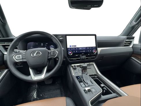 Used 2025 Lexus GX 550 w/ Accessory Package (2T) image 35